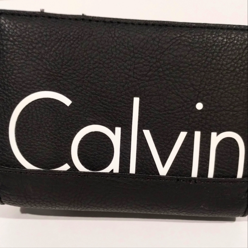 Calvin Klein Women's Bifold Wallet
